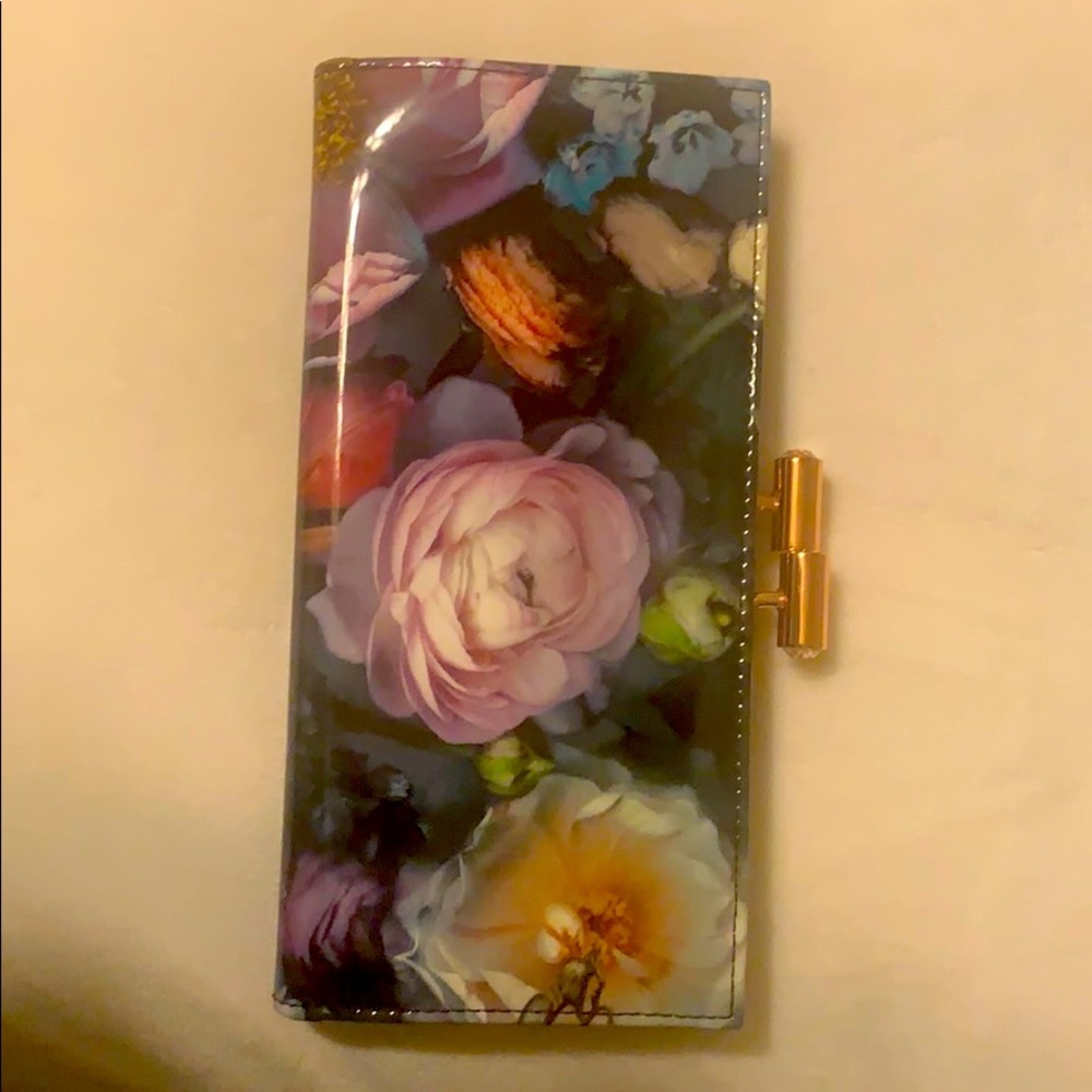 Ted Baker Rose Gold Floral credit card wallet